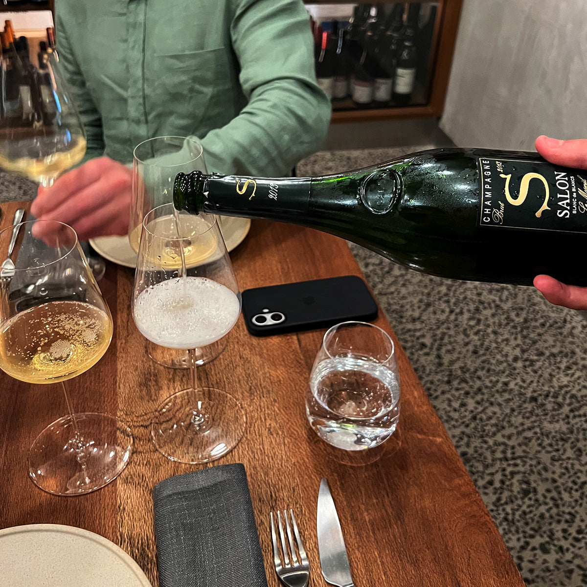 Simply-Wines-Official-Online-Delivery-Melbourne-Champagne-Salon-2013